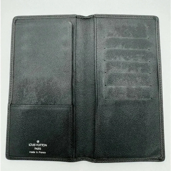 LOUIS VUITTON Taiga leather mens wallet - Picture 1 of 6